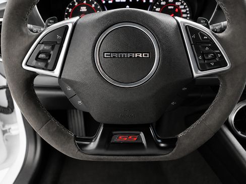Used 2022 Chevrolet Camaro SS RWD image 37