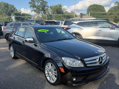 Used 2009 Mercedes-Benz C 300 4MATIC Sedan image 4