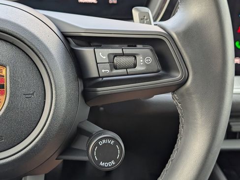 Certified 2025 Porsche Cayenne image 23