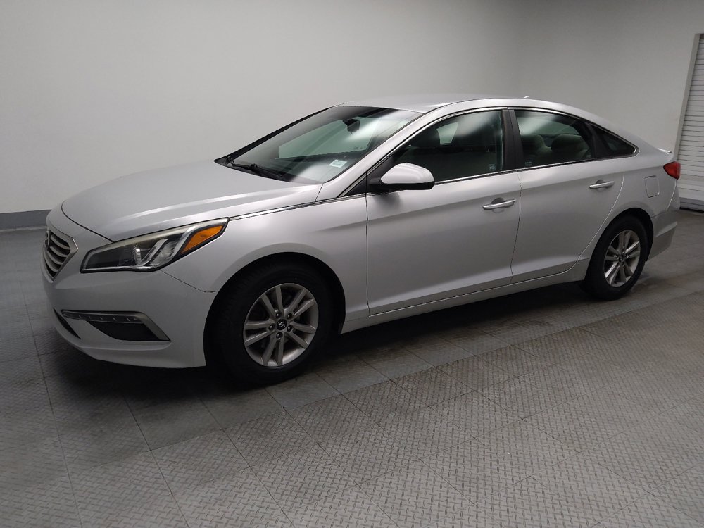 Used 2015 Hyundai Sonata SE w/ Option Group 02 FWD image 2