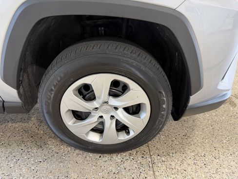 Used 2023 Toyota RAV4 LE AWD/4WD image 31
