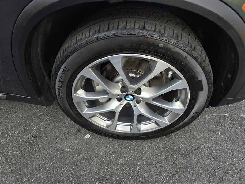 Used 2021 BMW X5 xDrive40i w/ Premium Package AWD/4WD image 31