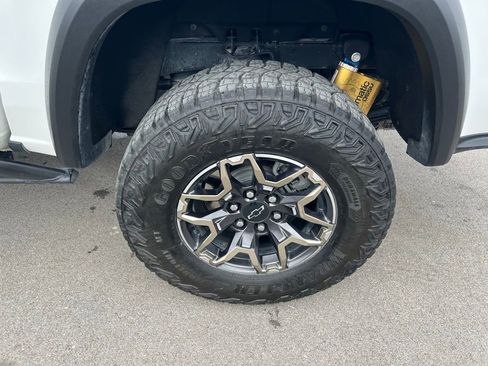 Used 2024 Chevrolet Colorado ZR2 w/ ZR2 Convenience Package III image 14