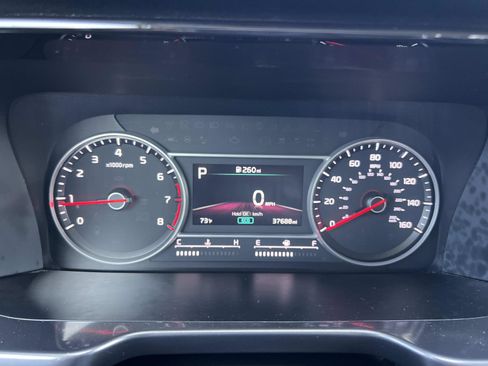 Used 2023 Kia Sorento LX image 11