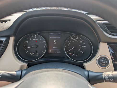 Used 2018 Nissan Rogue SV AWD/4WD image 29