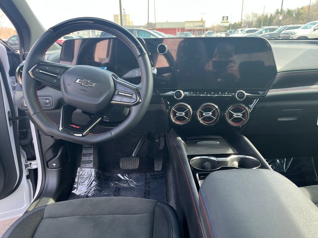 New 2025 Chevrolet Blazer EV RS w/ Super Cruise Package AWD/4WD image 12