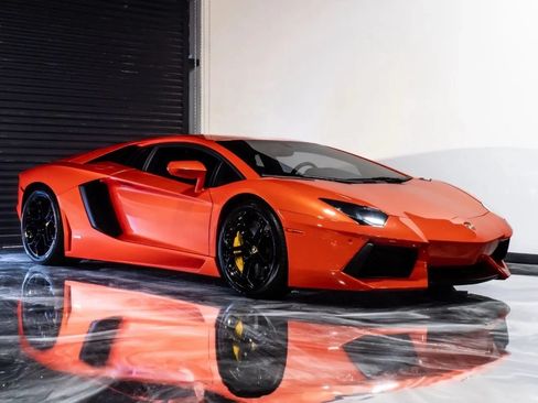 Used 2012 Lamborghini Aventador LP 700-4 AWD/4WD image 3