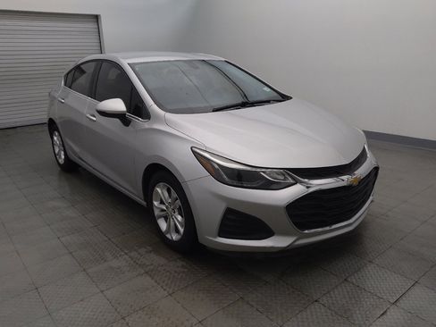 Used 2019 Chevrolet Cruze LT FWD image 13