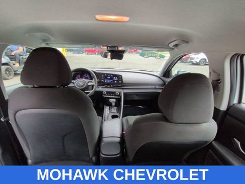 Used 2021 Hyundai Elantra SEL FWD image 19