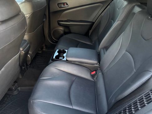 Used 2018 Toyota Prius Prime Premium image 17