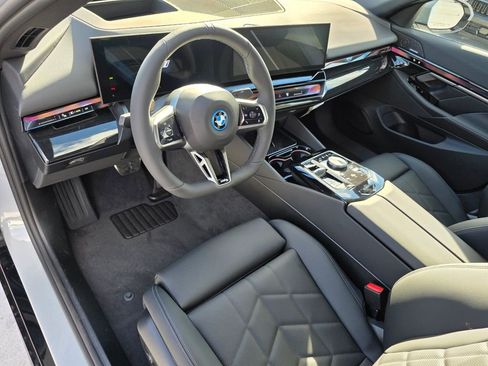 New 2026 BMW i5 eDrive40 w/ M Sport Package image 8