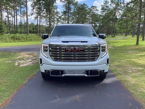 New 2026 GMC Sierra 1500 Denali w/ Denali Reserve Package AWD/4WD image 8