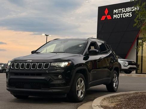 Used 2024 Jeep Compass Latitude AWD/4WD image 8