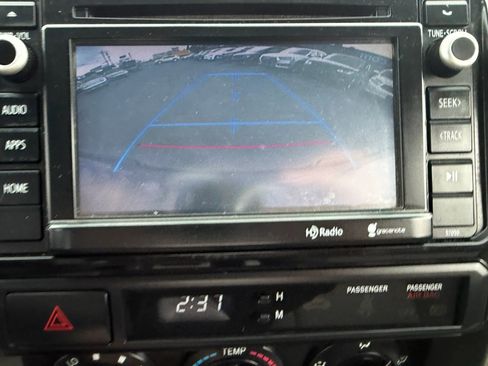 Used 2014 Toyota Tacoma 4x4 Double Cab w/ SR5 Package image 17