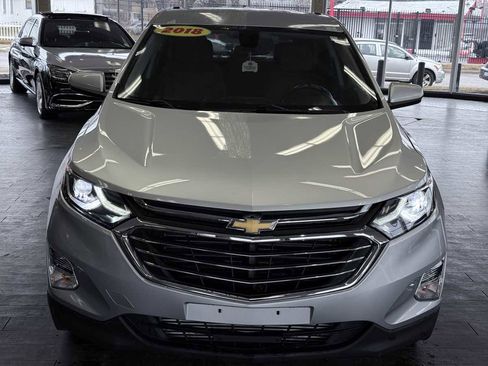 Used 2018 Chevrolet Equinox LT image 3