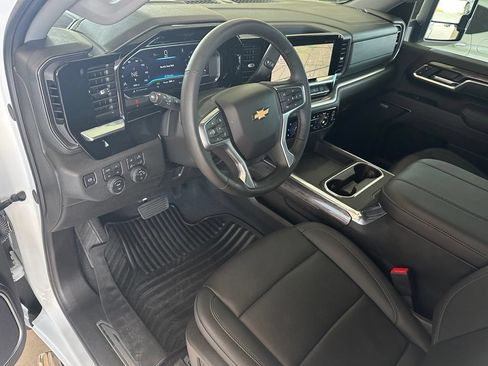 Used 2025 Chevrolet Silverado 2500 LTZ w/ LTZ Convenience Package AWD/4WD image 14