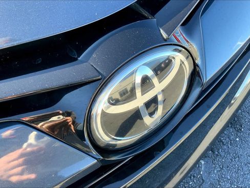 Used 2017 Toyota Corolla LE FWD image 30