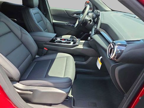 New 2026 Chevrolet Equinox LT FWD image 9