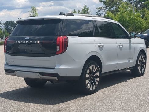Certified 2025 Ford Expedition Platinum w/ Driver's Package AWD/4WD image 4
