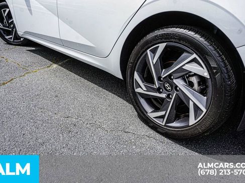 Used 2025 Hyundai Elantra Sport image 16