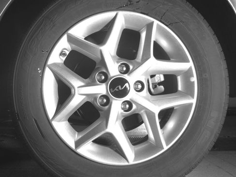 Used 2025 Kia Soul LX w/ LX Technology Package FWD image 14