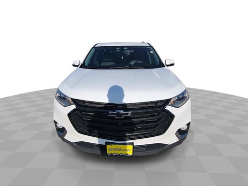 Used 2019 Chevrolet Traverse LT w/ LPO, 'HIT The Road' Package FWD image 3
