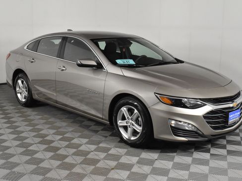 Used 2024 Chevrolet Malibu LT image 4