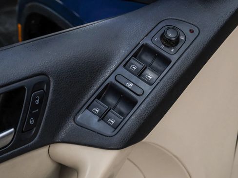 Used 2017 Volkswagen Tiguan S FWD image 47
