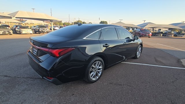 Used 2021 Toyota Avalon XLE FWD image 9