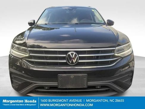 Used 2023 Volkswagen Tiguan SE FWD image 2