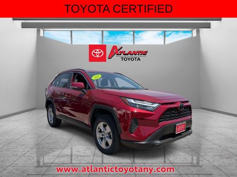 Certified 2025 Toyota RAV4 XLE AWD/4WD image 1