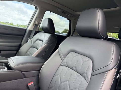 New 2026 Nissan Pathfinder Platinum w/ Cargo Package FWD image 20