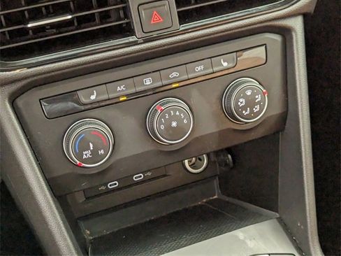 Used 2022 Volkswagen Taos SE image 23