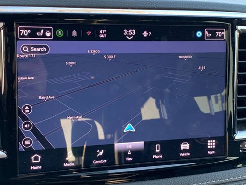 Used 2025 Chrysler Pacifica Limited image 23