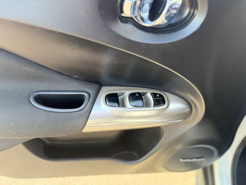 Used 2014 Nissan Juke SV w/ Navigation Package image 12