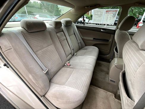 Used 2005 Toyota Camry LE FWD image 23