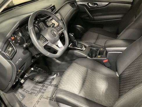 Used 2017 Nissan Rogue SV image 19