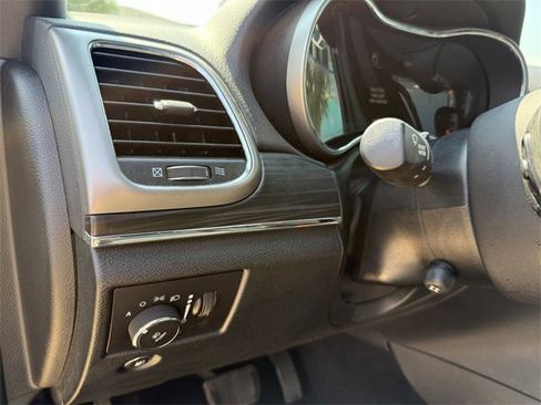 Used 2020 Jeep Grand Cherokee Limited w/ Luxury Group II image 13