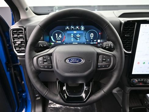 New 2025 Ford Ranger Lariat w/ FX4 Off-Road Package image 18