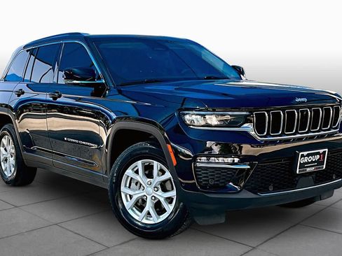 Used 2023 Jeep Grand Cherokee Limited w/ Luxury Tech Group II RWD image 3