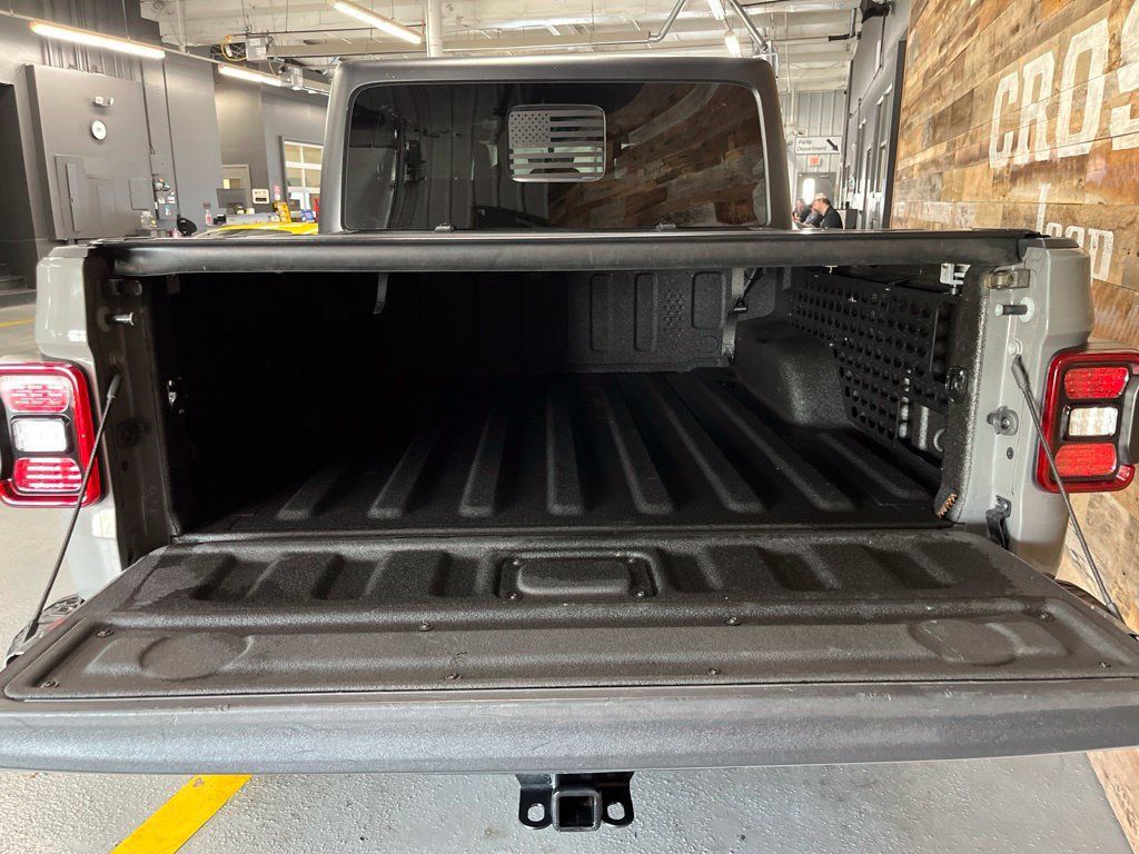 Used 2022 Jeep Gladiator Rubicon w/ LED Lighting Group AWD/4WD image 27