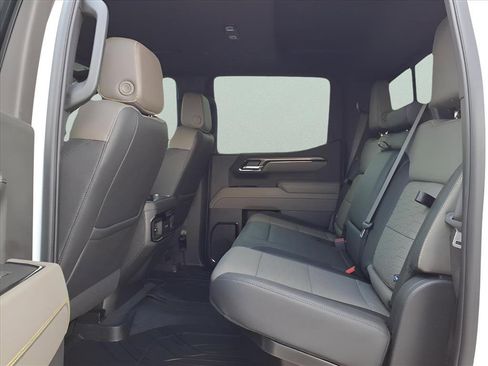 Used 2025 Chevrolet Silverado 1500 ZR2 image 12