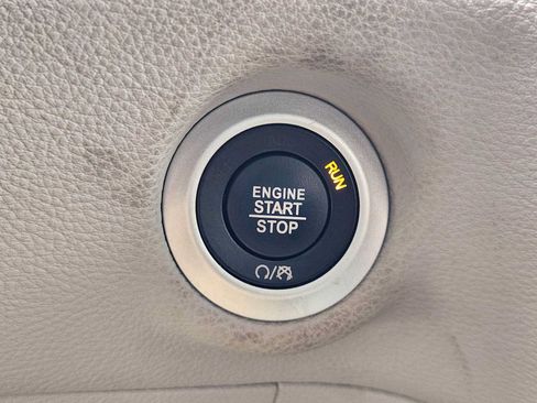 Used 2021 Chrysler Pacifica Touring-L FWD image 20