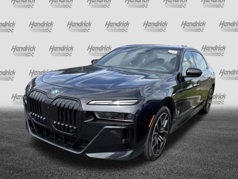 Used 2023 BMW 740i RWD image 5