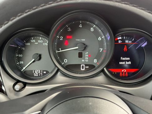Certified 2023 Porsche Macan Turbo AWD/4WD image 28