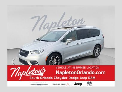 Used 2024 Chrysler Pacifica Pinnacle