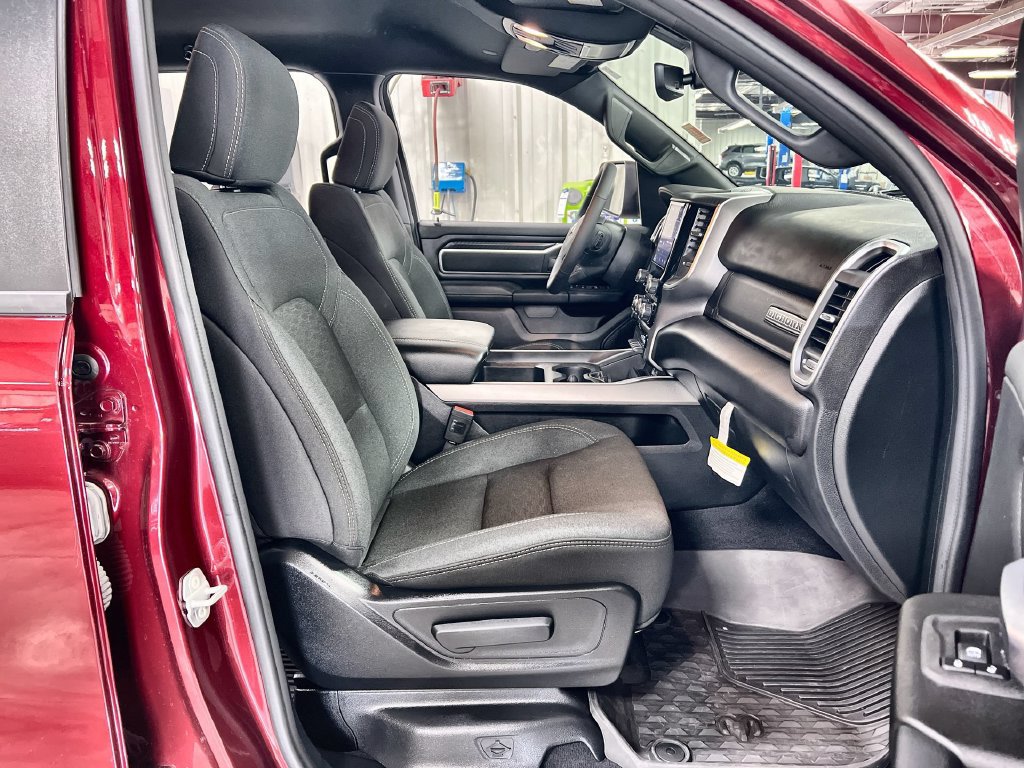 Used 2025 RAM 1500 Big Horn AWD/4WD image 26