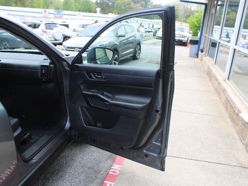 Used 2023 Nissan Pathfinder SV FWD image 18