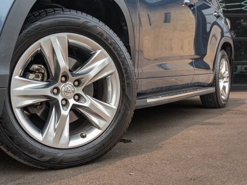 Used 2015 Toyota Highlander Limited Platinum AWD/4WD image 10