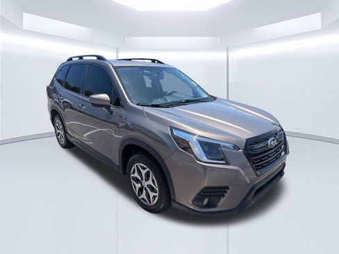 Used 2023 Subaru Forester Premium AWD/4WD image 4